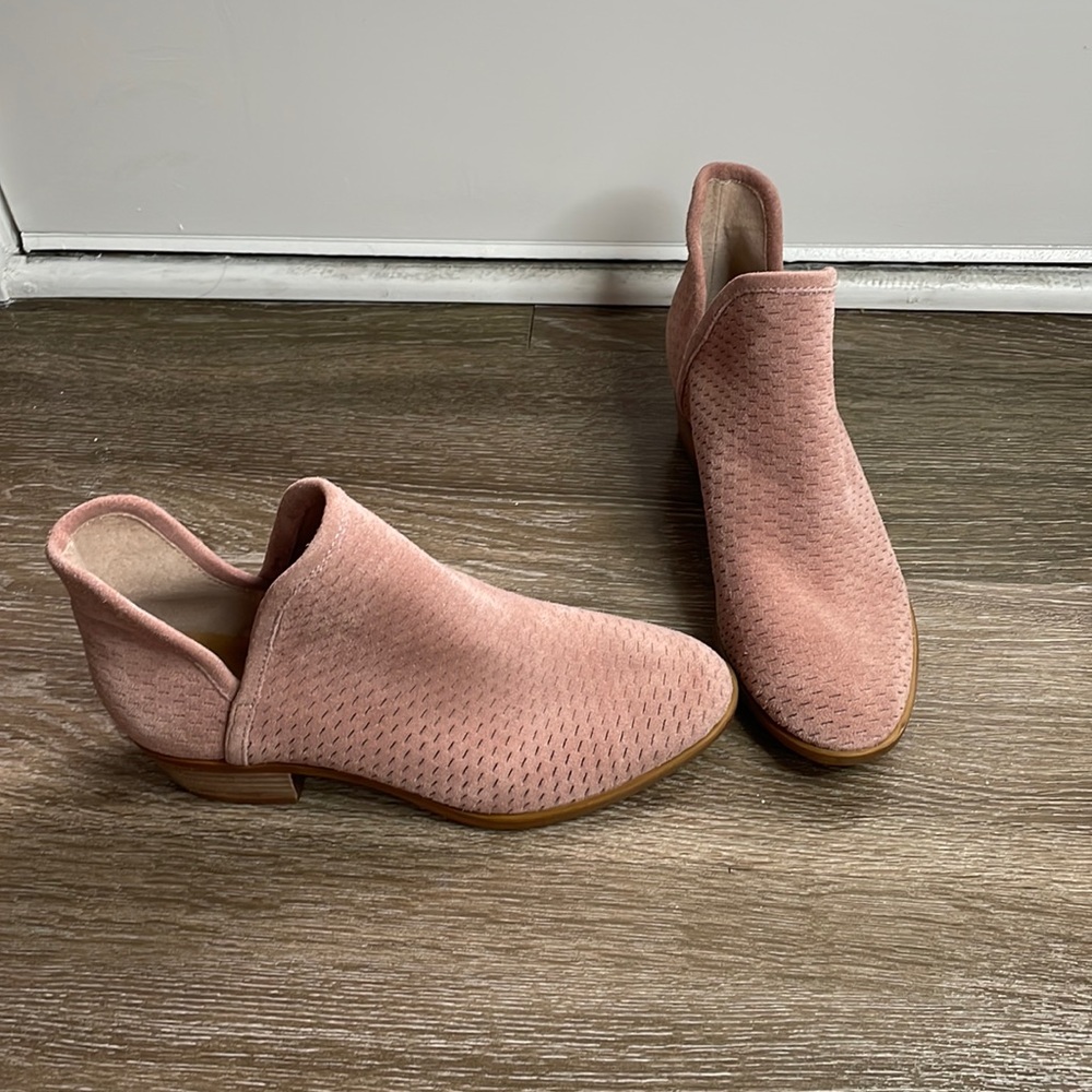 Lucky Brand Bashima Blush Stacked Heel Leather Ankle Booties
